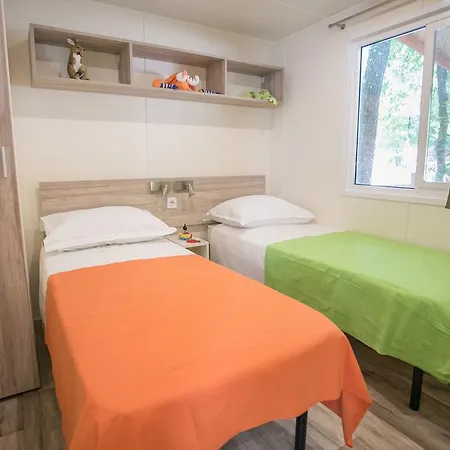 פארק נופש Istria Mobile Homes Bijela Uvala 4*