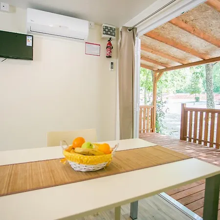 פארק נופש Istria Mobile Homes Bijela Uvala 4*