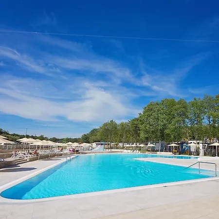 פארק נופש Istria Mobile Homes Bijela Uvala פונטנה